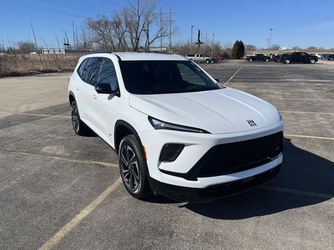 Used 2025 Buick Enclave Sport Touring w/ LPO, Floor Liner Package image 8