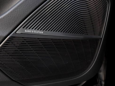 Used 2021 Audi RS Q8 w/ Black Optic Package image 61