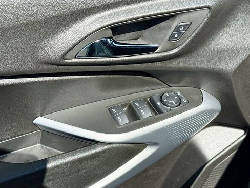 Used 2024 Chevrolet Trax RS w/ Driver Confidence Package image 17