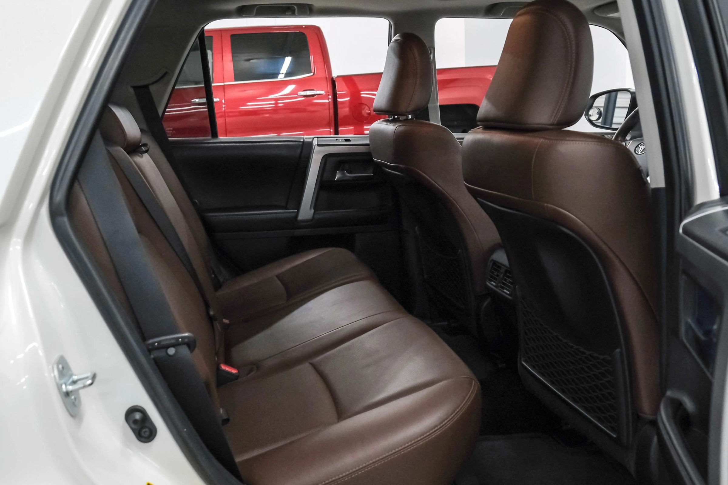 Used 2016 Toyota 4Runner Limited AWD/4WD image 32