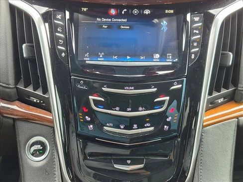 Used 2015 Cadillac Escalade Premium RWD image 12