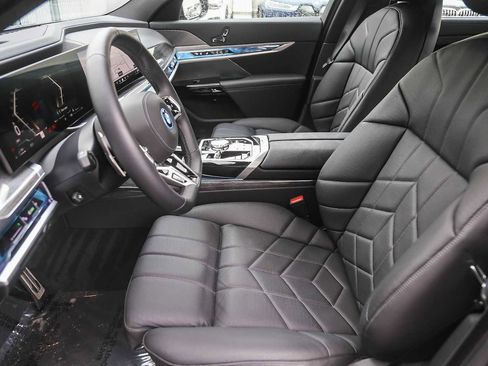 Used 2026 BMW 750e xDrive w/ Premium Package image 13