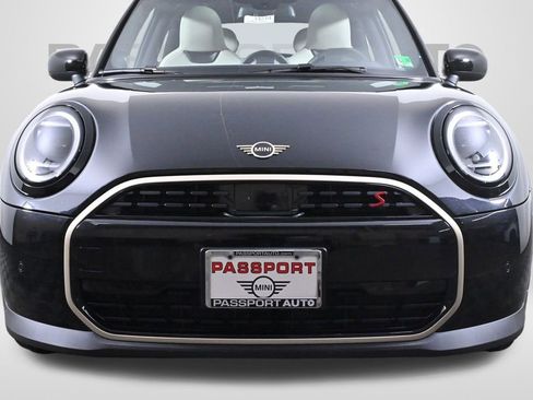 Certified 2025 MINI Cooper S image 5