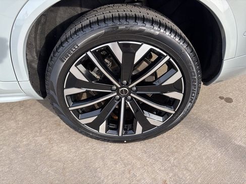 Certified 2025 Volvo XC90 B6 Plus image 16