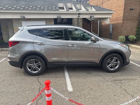 Used 2018 Hyundai Santa Fe Sport w/ 2.4L Tech Package 04 image 10