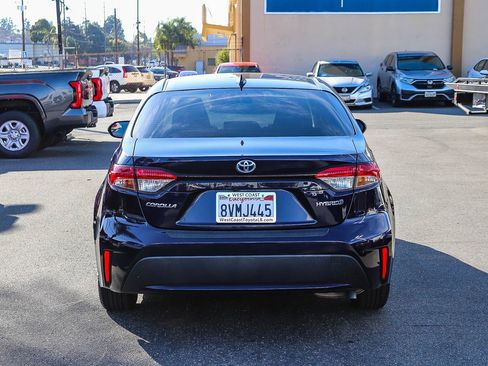 Used 2021 Toyota Corolla LE w/ Carpet Mat Package (TMS) image 9