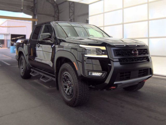 Certified 2025 Nissan Frontier PRO-4X w/ Pro Premium Package AWD/4WD image 12