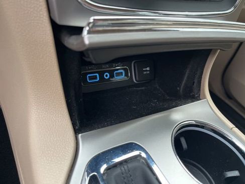 Used 2021 Jeep Grand Cherokee Laredo image 26