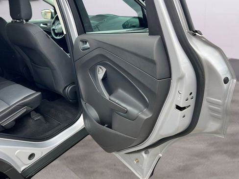 Used 2018 Ford Escape SE image 15