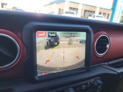 Used 2021 Jeep Wrangler Unlimited Rubicon AWD/4WD image 31