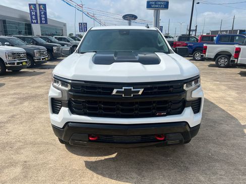 Used 2024 Chevrolet Silverado 1500 LT Trail Boss w/ Protection Package AWD/4WD image 8