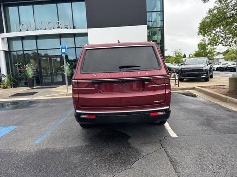 Used 2024 Jeep Wagoneer Series II w/ Flexible Seating Group RWD image 4