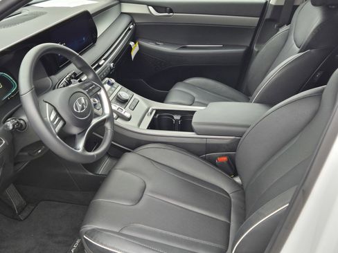 Certified 2025 Hyundai Palisade SEL image 17