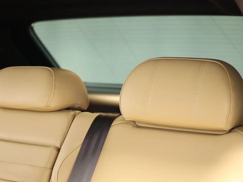 Used 2021 Bentley Bentayga AWD/4WD image 60