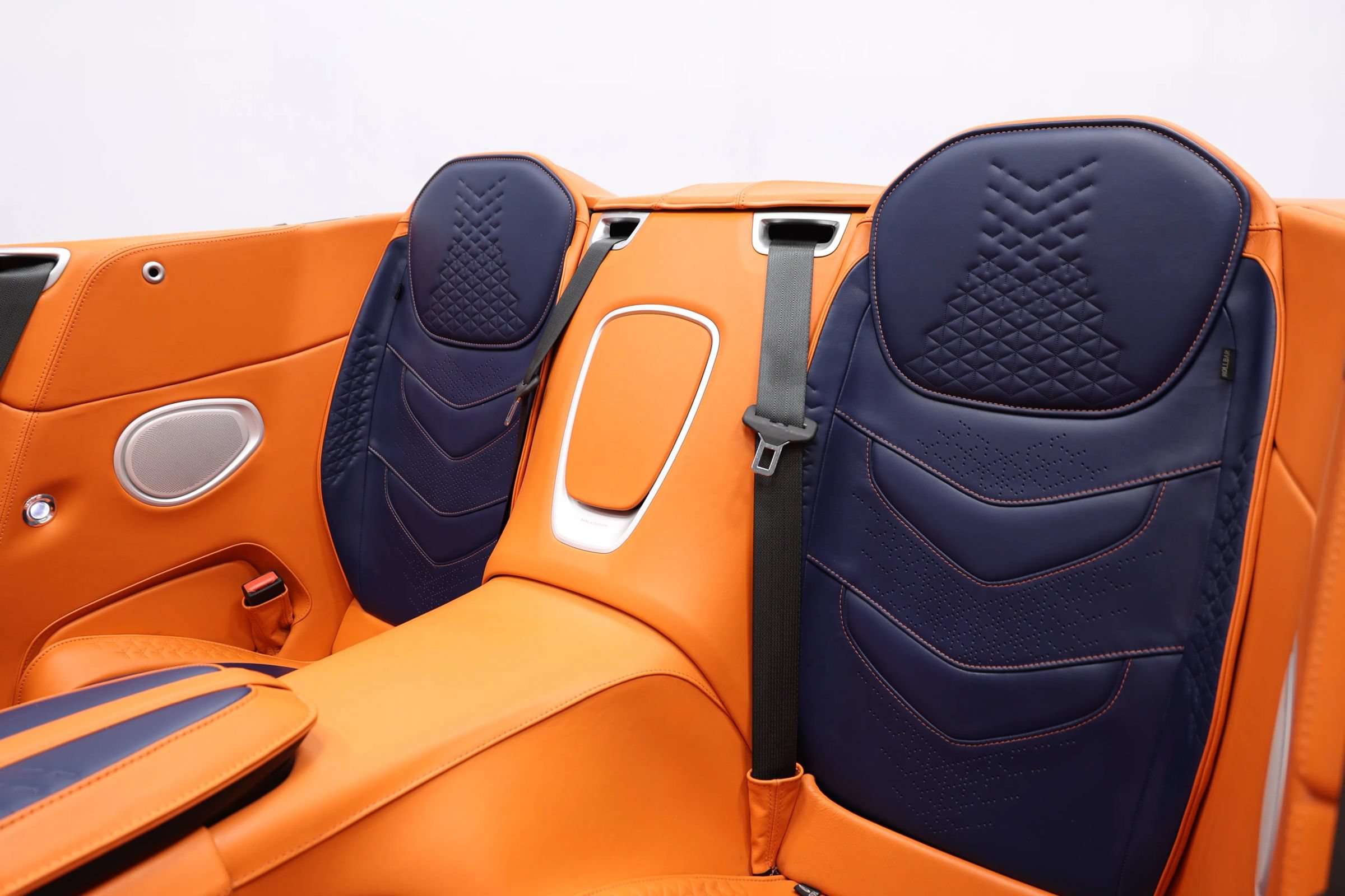 Used 2022 Aston Martin DBS Superleggera Volante RWD image 63