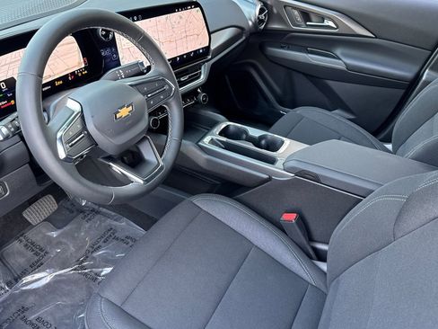 Used 2026 Chevrolet Equinox EV LT w/ Comfort Package image 11