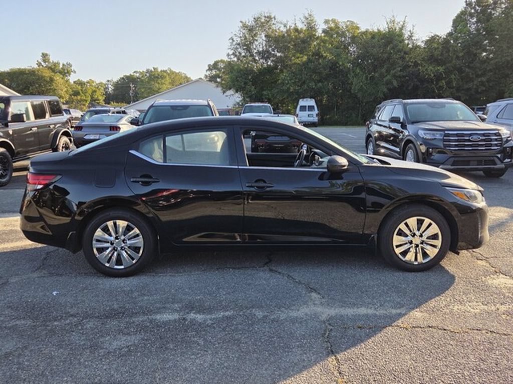 Used 2025 Nissan Sentra S FWD image 14