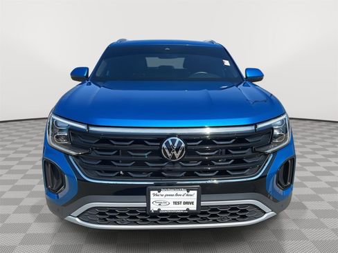 Used 2024 Volkswagen Atlas Cross Sport SE AWD/4WD image 2