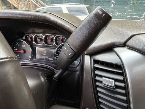 Used 2015 Chevrolet Suburban LTZ image 16