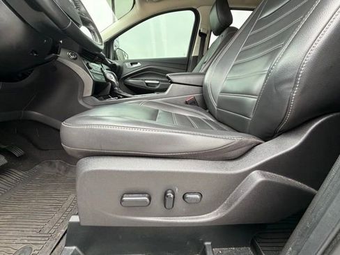 Used 2019 Ford Escape SEL image 5
