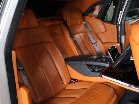 Used 2018 Rolls-Royce Phantom Sedan RWD image 21