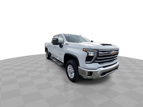 Used 2024 Chevrolet Silverado 2500 LTZ w/ LTZ Convenience Package AWD/4WD image 4