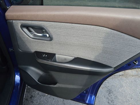 Used 2023 Nissan Rogue SV FWD image 25