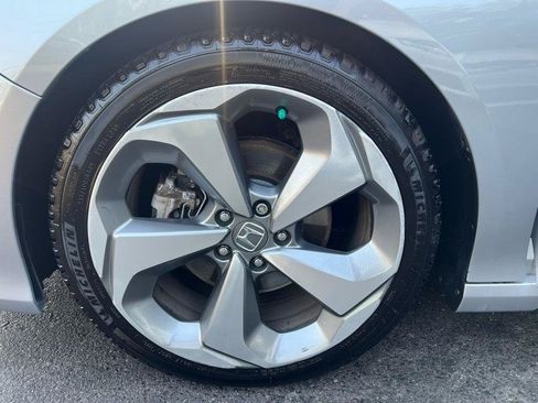 Used 2018 Honda Accord Touring image 29