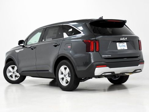 Certified 2024 Kia Sorento LX image 26