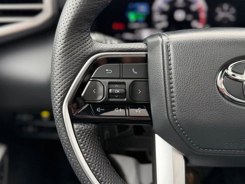 Used 2023 Toyota Tundra Platinum image 9