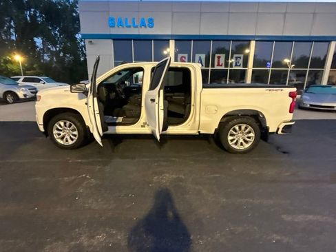 Certified 2021 Chevrolet Silverado 1500 Custom AWD/4WD image 18