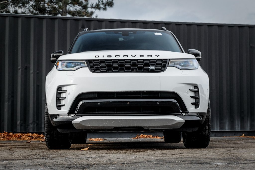 Used 2025 Land Rover Discovery Dynamic SE AWD/4WD image 5