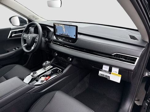 New 2026 Mitsubishi Outlander ES image 29