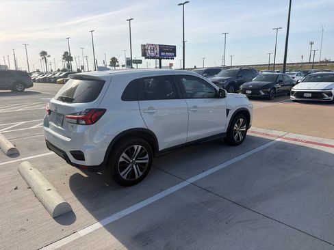 Used 2021 Mitsubishi Outlander Sport SE FWD image 5