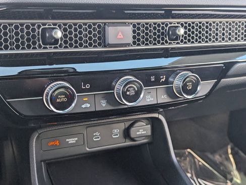 Used 2025 Honda Civic Sport image 26