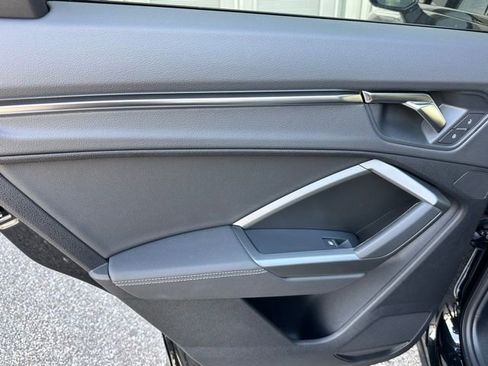 New 2025 Audi Q3 2.0T Premium image 32