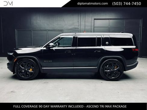 Used 2025 Rivian R1S Premium AWD/4WD image 5