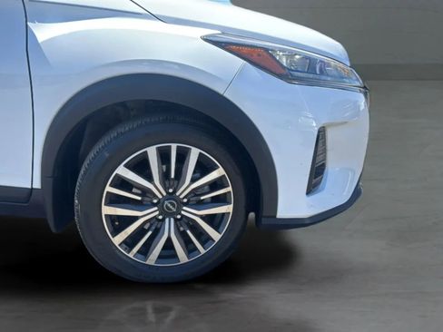 Used 2024 Nissan Kicks SR FWD image 22