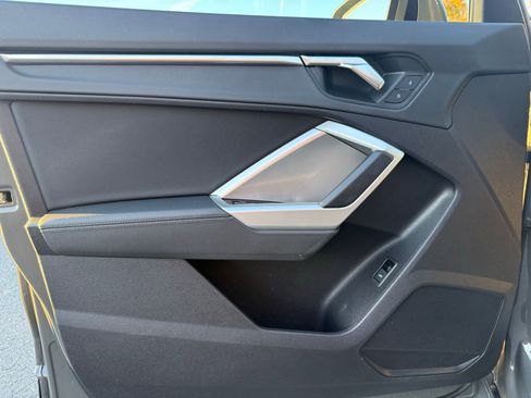 Used 2020 Audi Q3 2.0T Premium image 14