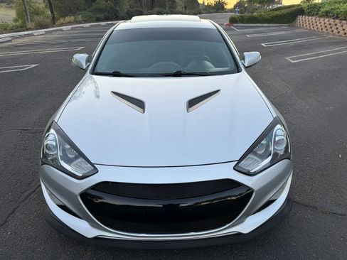 Used 2014 Hyundai Genesis 3.8 image 9