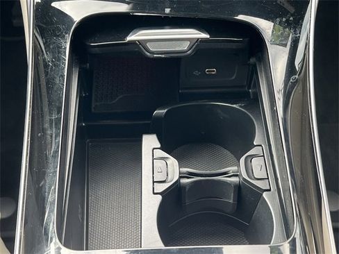 Used 2023 Mercedes-Benz C 300 Sedan image 15