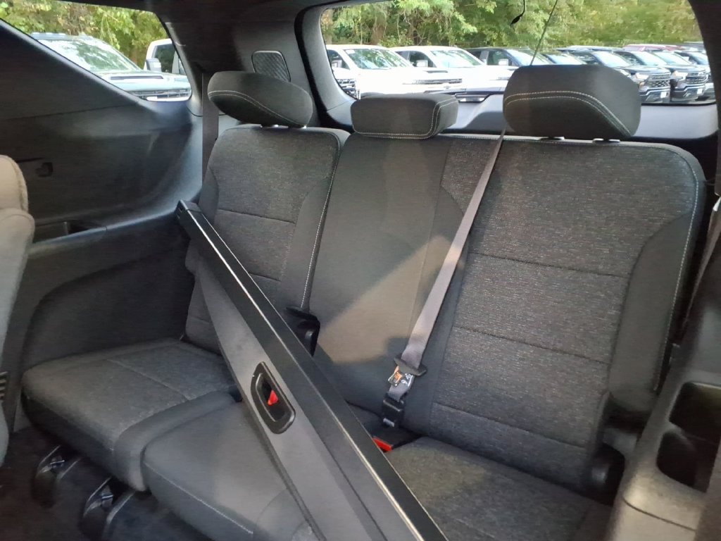 Used 2024 Chevrolet Traverse LT AWD/4WD image 16