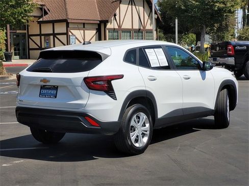 Certified 2025 Chevrolet Trax LS image 5