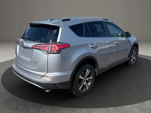 Used 2016 Toyota RAV4 XLE FWD image 5