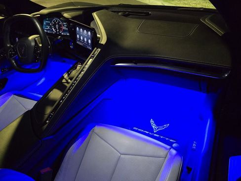 Used 2020 Chevrolet Corvette Stingray Coupe w/ Engine Appearance Package image 19