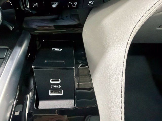 Certified 2026 Acura MDX w/ Advance Package AWD/4WD image 42