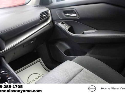 Used 2025 Nissan Rogue SV image 11