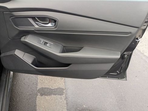 Used 2025 Honda Accord SE image 27