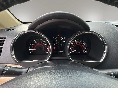 Used 2012 Toyota Highlander Limited FWD image 19