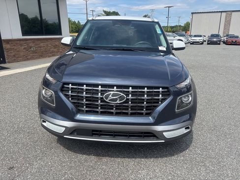 Used 2025 Hyundai Venue Limited FWD image 10